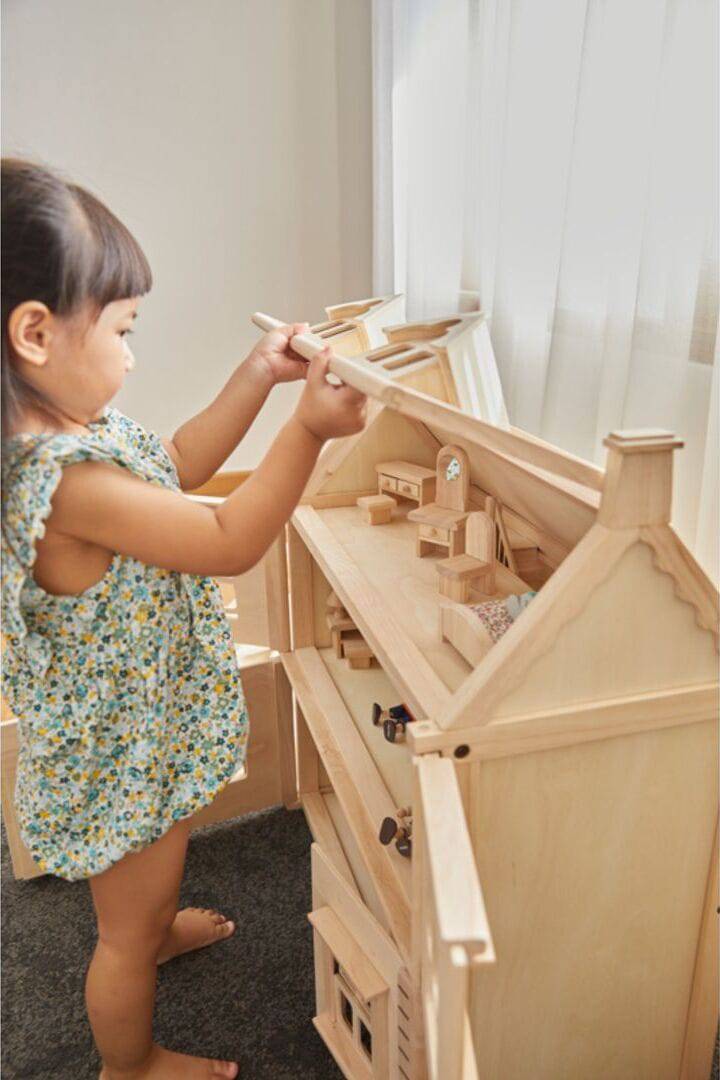 7124 VICTORIAN DOLLHOUSE - A Child's Delight
