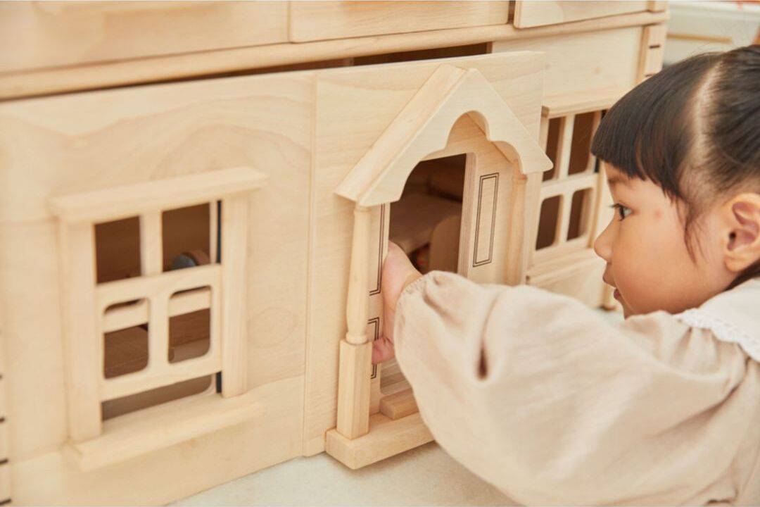 7124 VICTORIAN DOLLHOUSE - A Child's Delight