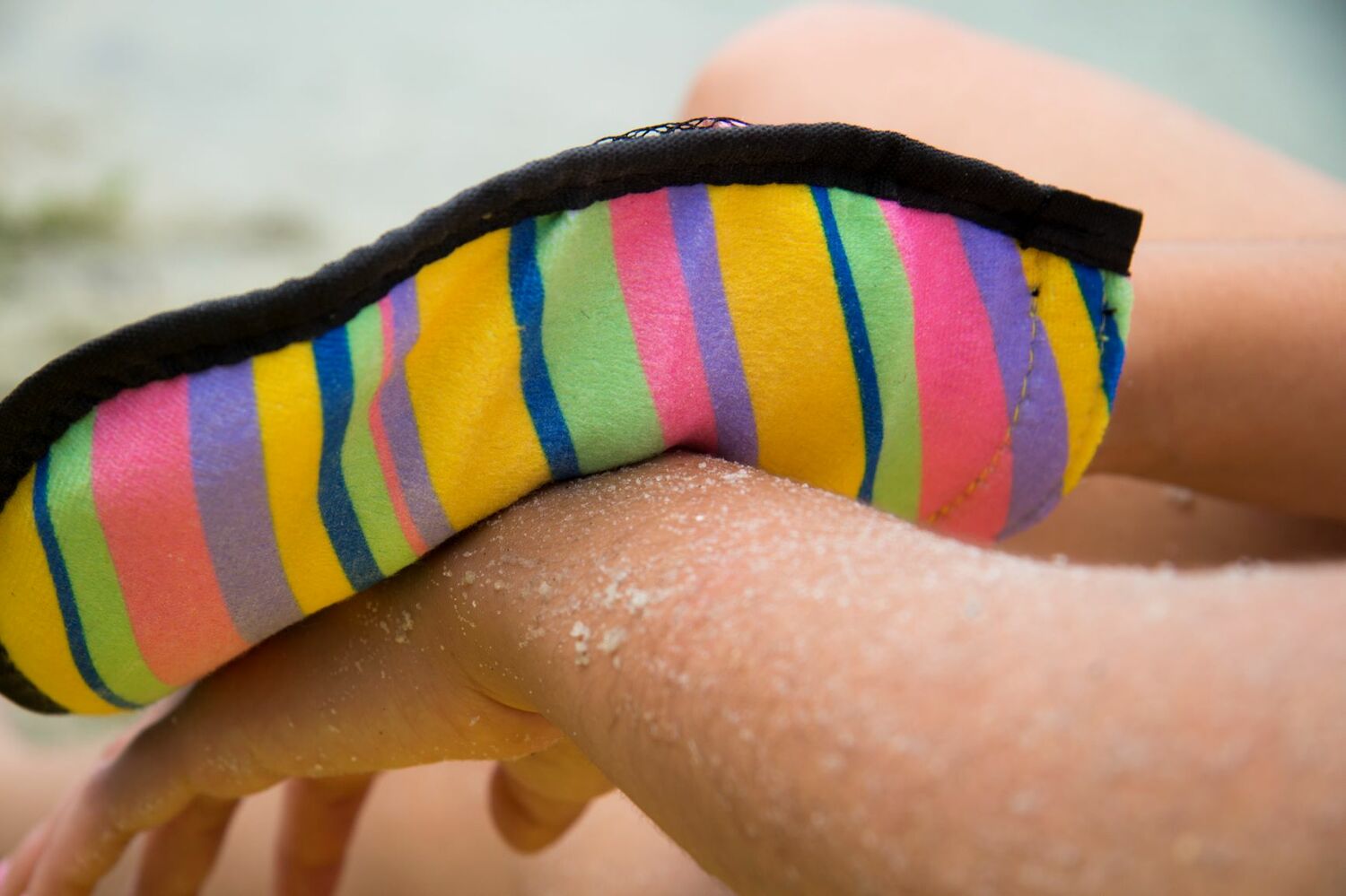 Sand Off Mitt Pool &Beach Toy
