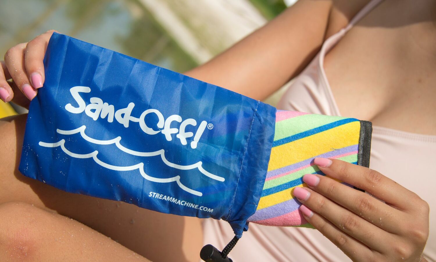Sand Off Mitt Pool &Beach Toy